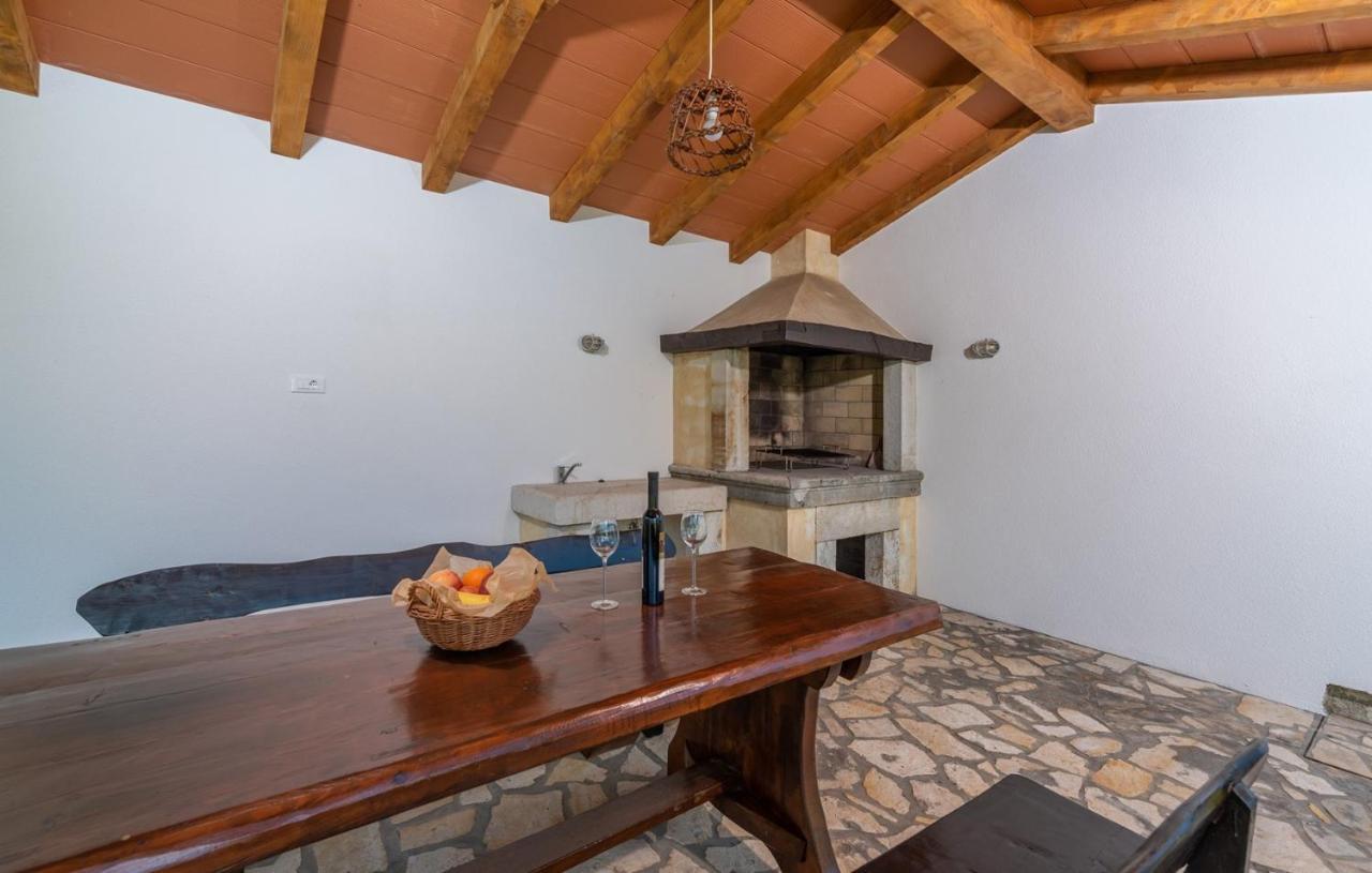 Spacious Four-Bedroom Villa Marija Klostar Екстериор снимка