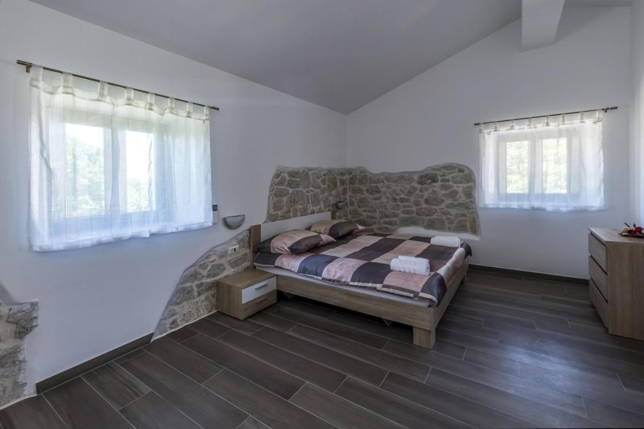 Spacious Four-Bedroom Villa Marija Klostar Екстериор снимка