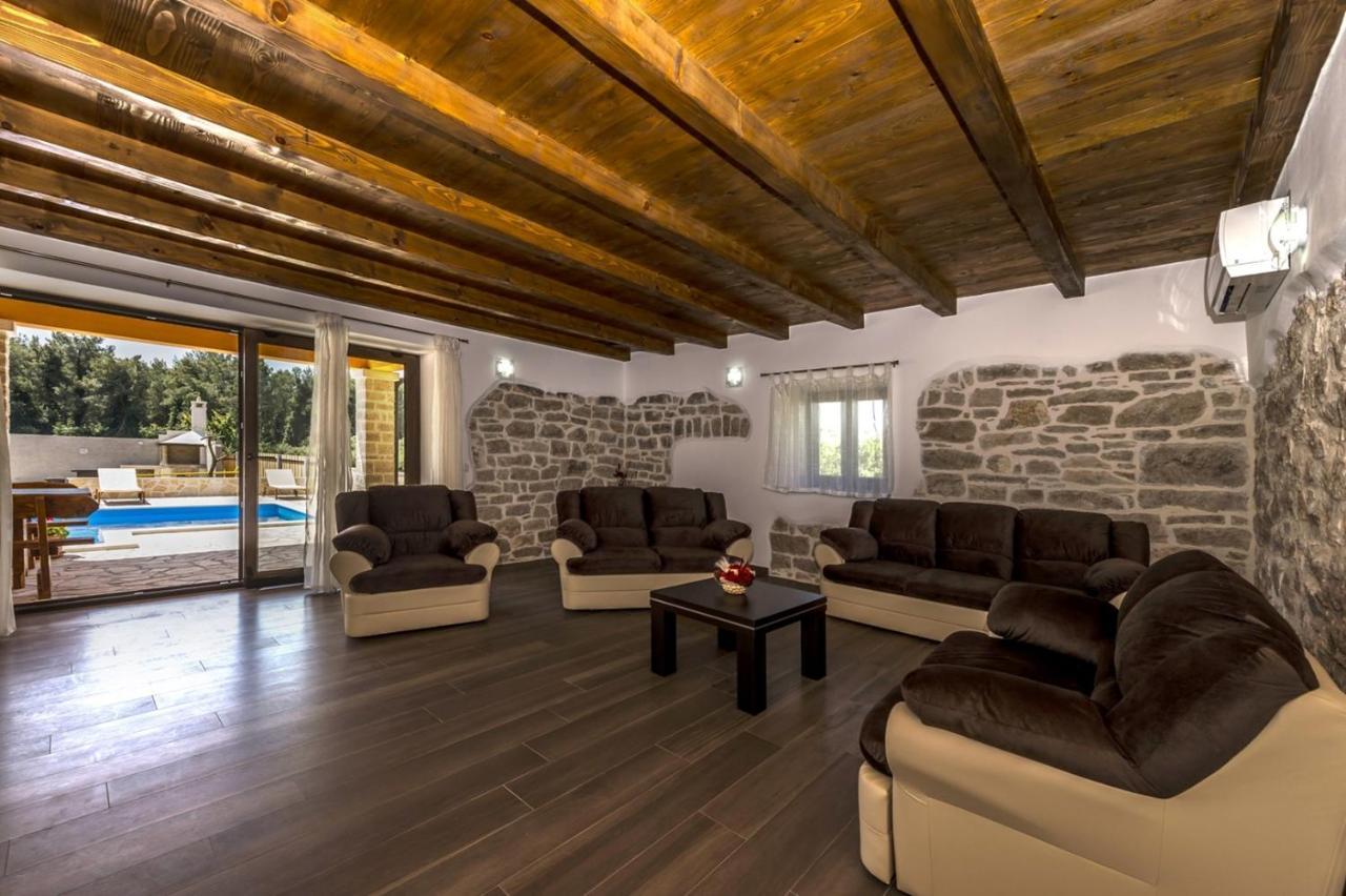 Spacious Four-Bedroom Villa Marija Klostar Екстериор снимка