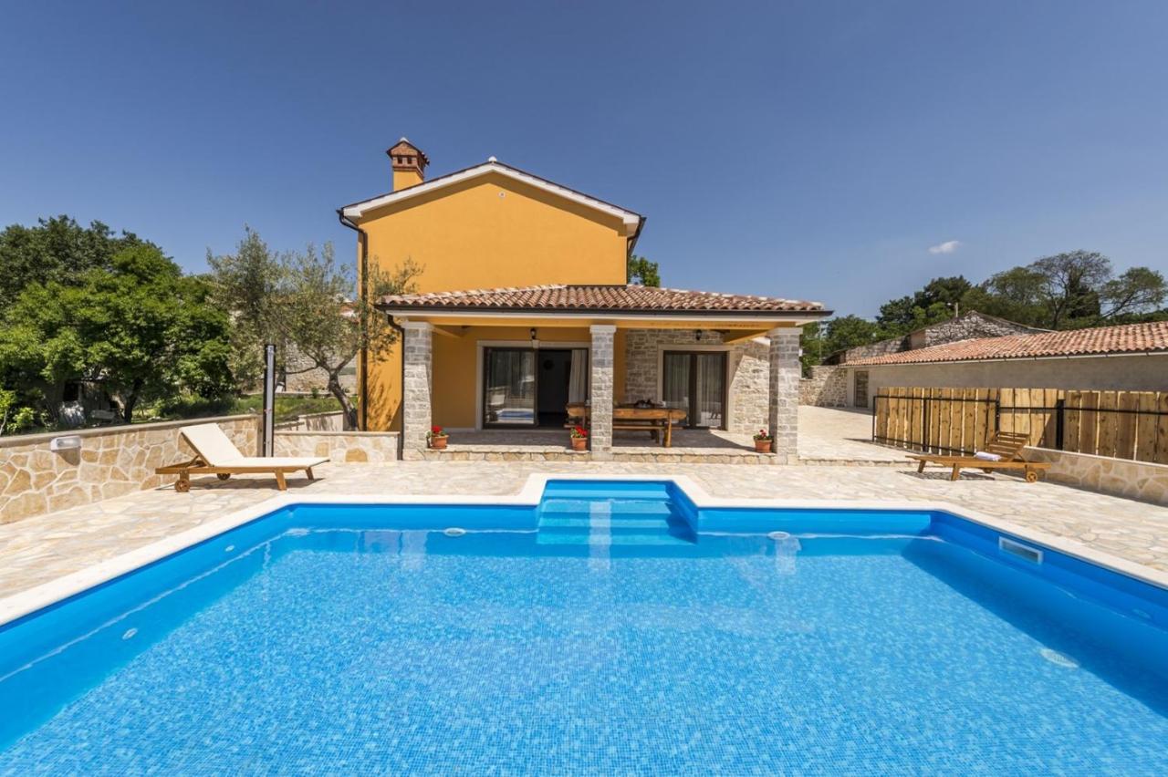 Spacious Four-Bedroom Villa Marija Klostar Екстериор снимка