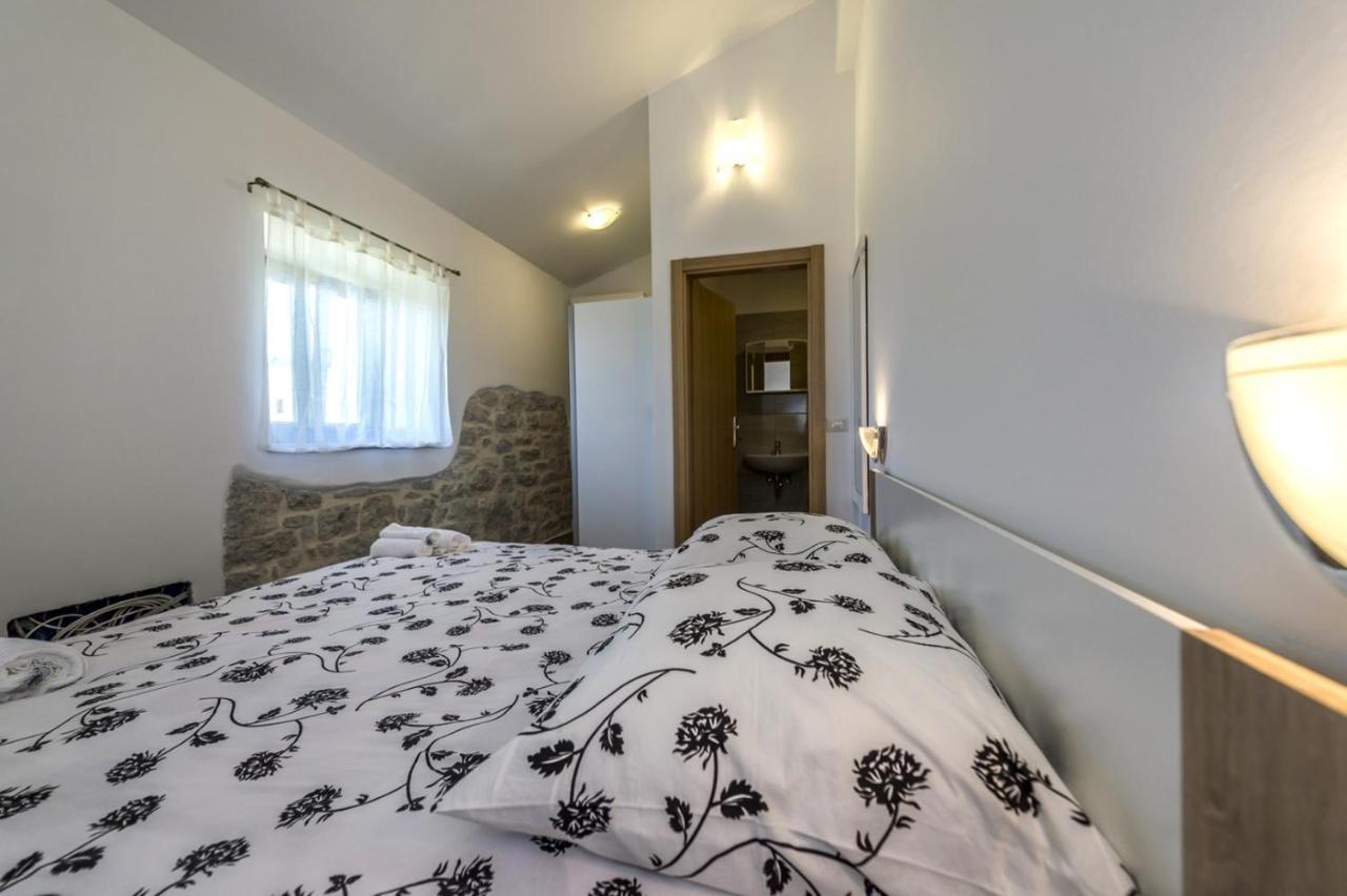 Spacious Four-Bedroom Villa Marija Klostar Екстериор снимка
