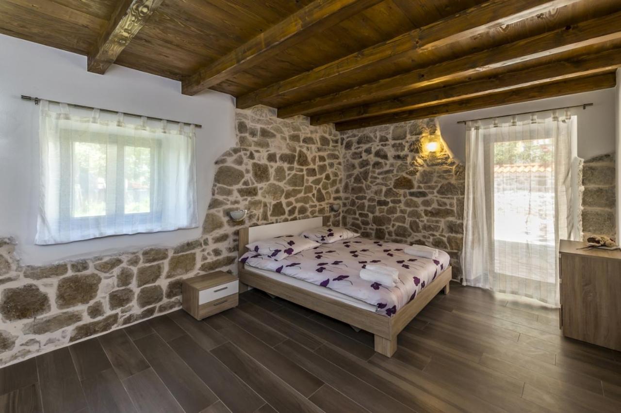 Spacious Four-Bedroom Villa Marija Klostar Екстериор снимка